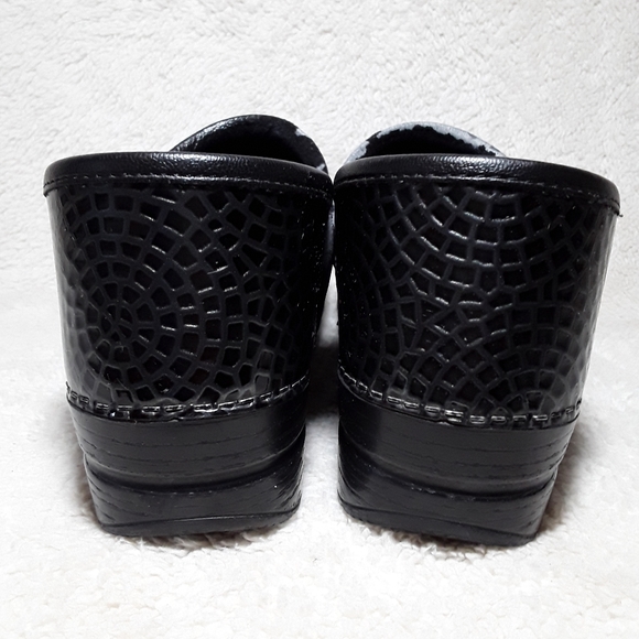 Dansko Black Patterned Clogs Size 41 - Picture 8 of 13